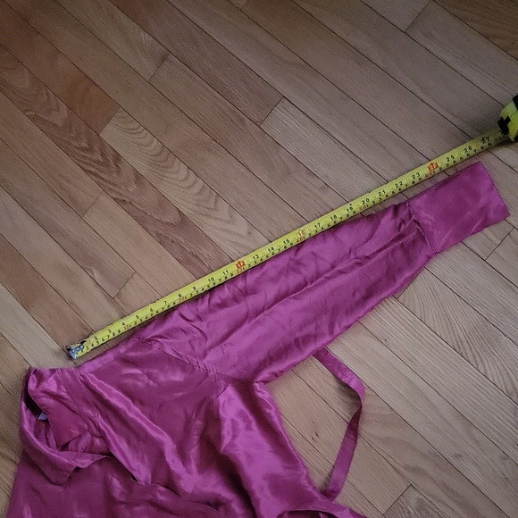 100% Silk Blouse Size. M - Picture 4 of 12